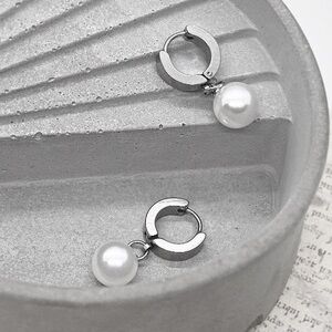 Stainless Steel Hoop with Pearl